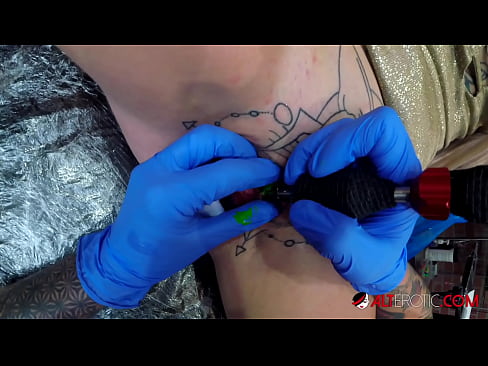 ❤️ Extremadamente tatuado hottie Sully Savage consiguió un tatuaje en su clítoris ❌ Porno casero en es.cbddeluxe.top ❌️❤️❤️❤️❤️❤️❤️❤️
