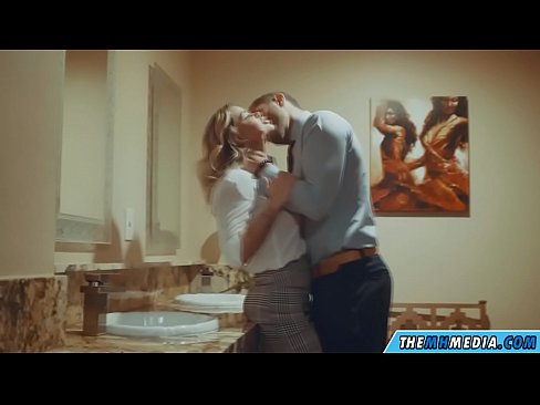 ❤️ Cuando una rubia tetona te seduce en un baño público ❌ Porno casero en es.cbddeluxe.top ❌️❤️❤️❤️❤️❤️❤️❤️